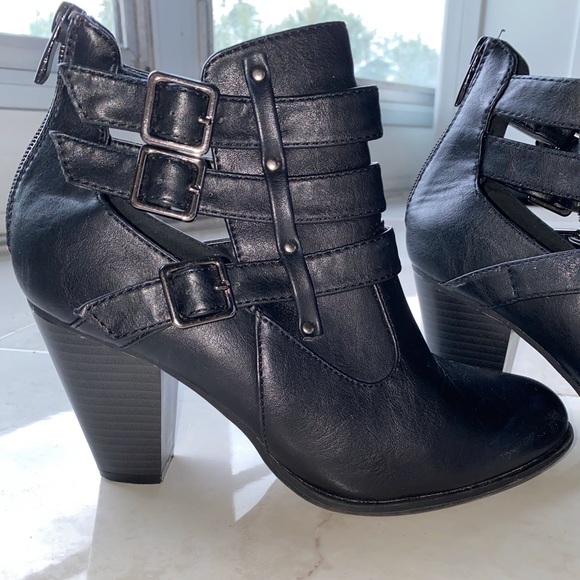 🔥FOREVER ANKLE BOOTS🔥 - Picture 3 of 8